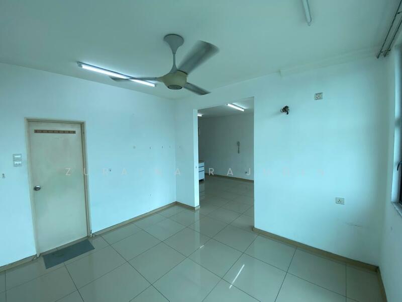 Vista Alam Serviced Apartment untuk Untuk Disewa - RM 1,400 /bulan, Mac 2026 - Living Room - PropertyGuru.com.my
