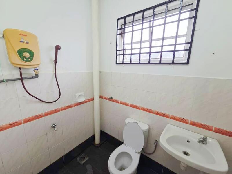 2-storey Terraced House for Sale in Taman Sri Pulai Perdana (Johor Bahru) - Zoey Kok - Bathroom - PropertyGuru.com.my