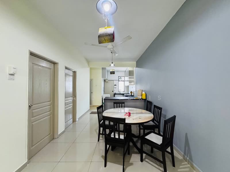 Terraced House for Sale in Seremban (Negeri Sembilan) - Zaidi Idris - Dining Room - PropertyGuru.com.my