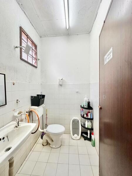 1-storey Terraced House for Sale in Bukit Beruntung (Selangor) - Rohani Daud - Bathroom - PropertyGuru.com.my