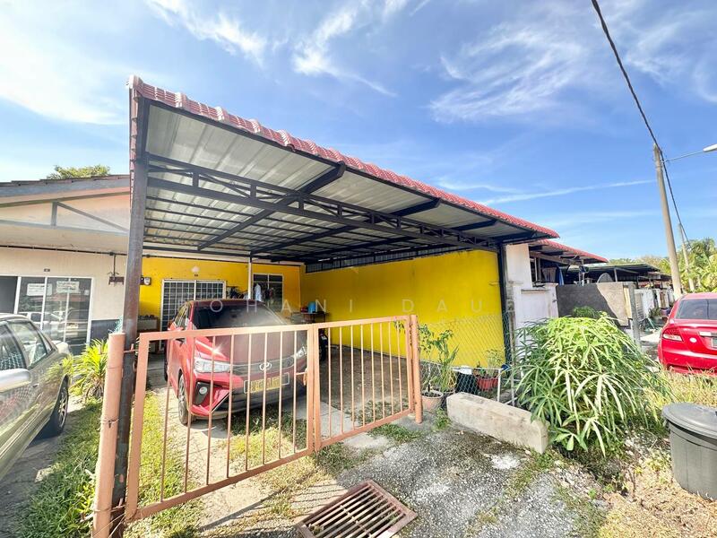 1-storey Terraced House for Sale in Bukit Beruntung (Selangor) - Rohani Daud - Exterior - PropertyGuru.com.my