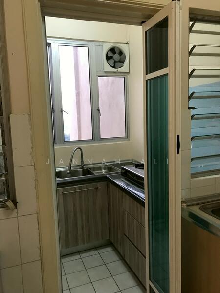 Condominium for Sale at Seri Maya Condominium - Jannah Ali - Kitchen - PropertyGuru.com.my