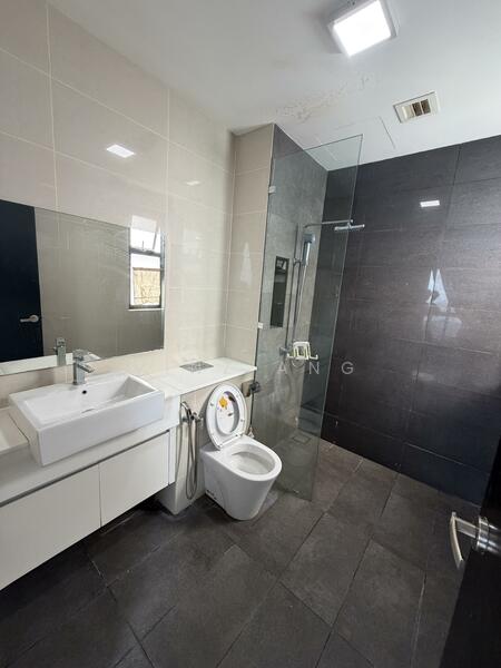 Setia Sky 88 untuk Untuk Disewa - RM 3,500 /bulan, Feb 2026 - Bathroom - PropertyGuru.com.my