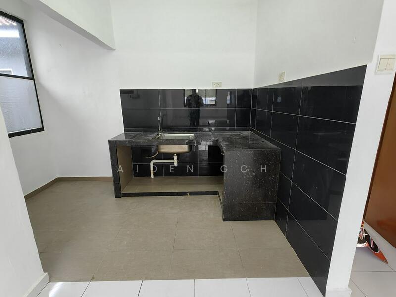 Flat Taman Pelangi Indah untuk Untuk Disewa - RM 950 /bulan, Feb 2026 - Kitchen - PropertyGuru.com.my