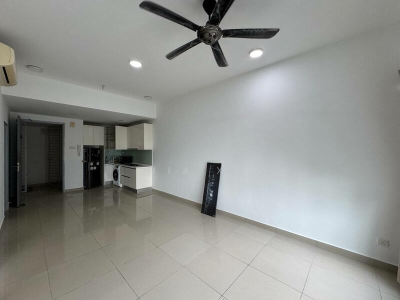 Tropez Residences untuk Untuk Disewa - RM 1,500 /bulan, Mac 2026 - Living Room - PropertyGuru.com.my