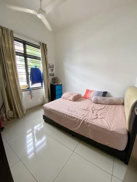 2-storey Terraced House for Sale in Taman Pelangi Indah (Ulu Tiram) - Darren Siu - Bedroom - PropertyGuru.com.my