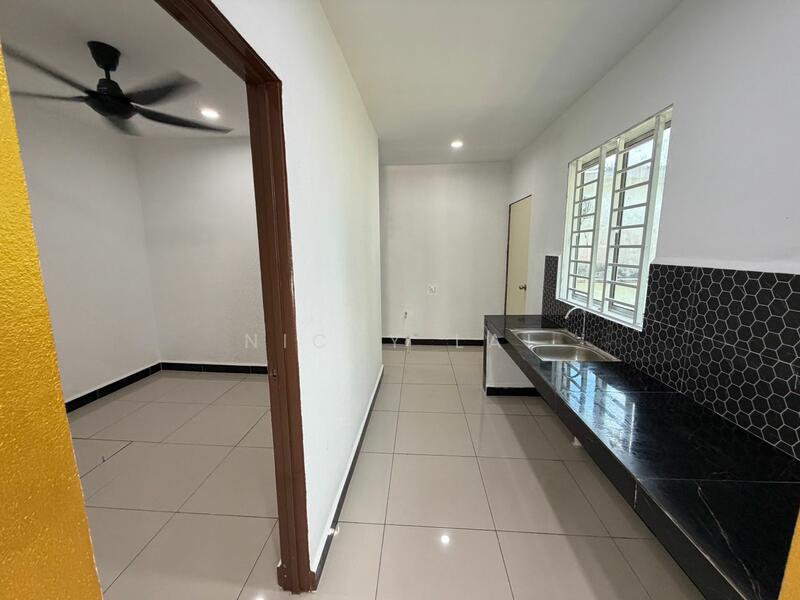 Taman Bukit Rawang Jaya untuk Untuk Dijual - RM 399,000, Mac 2026 - Kitchen - PropertyGuru.com.my