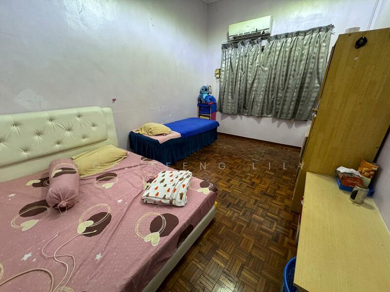 2-storey Terraced House for Sale in Taman Johor Jaya (Johor Bahru) - Coco Feng Lily - Bedroom - PropertyGuru.com.my