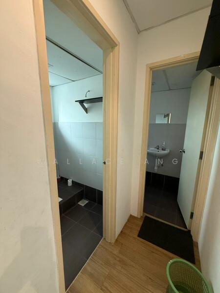 Shop / Office for Rent in Taman Molek (Johor Bahru) - Wallace Ang - Bathroom - PropertyGuru.com.my