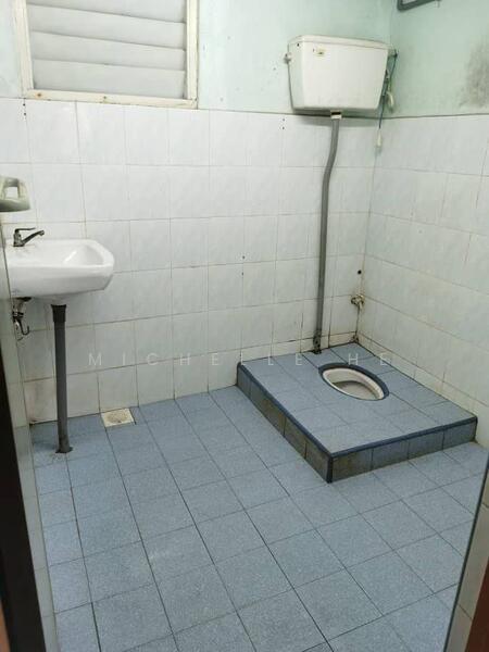 2-storey Terraced House for Sale in Taman Nora (Ulu Tiram) - Michelle He - Bathroom - PropertyGuru.com.my