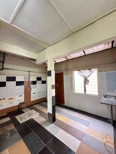 2-storey Terraced House for Sale in Taman Nora (Ulu Tiram) - Michelle He - Kitchen - PropertyGuru.com.my