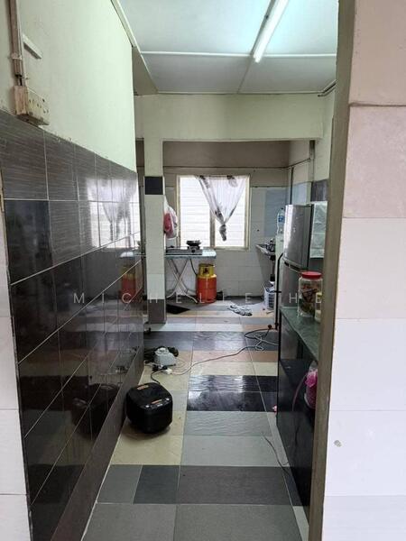 2-storey Terraced House for Sale in Taman Nora (Ulu Tiram) - Michelle He - Kitchen - PropertyGuru.com.my