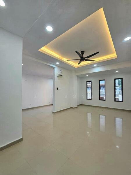 2-storey Terraced House for Sale in Taman Johor Jaya (Johor Bahru) - Jun Song - Living Room - PropertyGuru.com.my