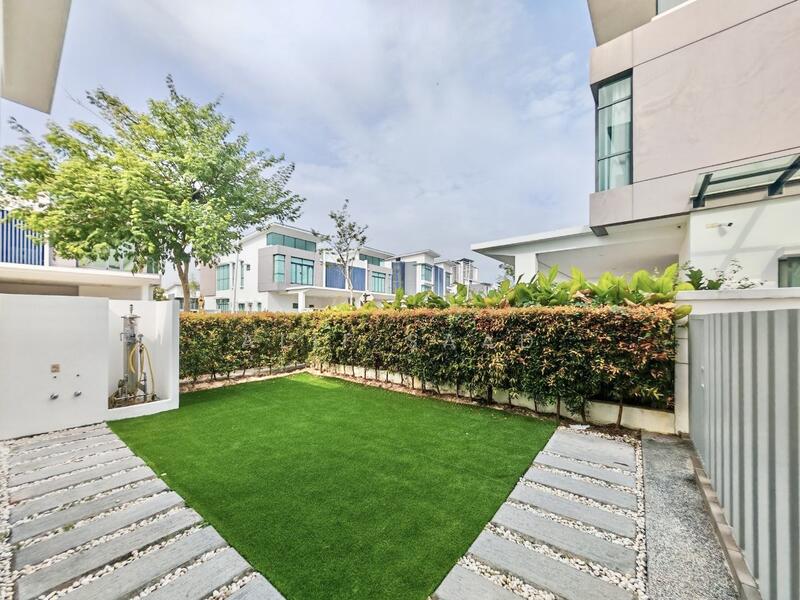 Semi-Detached House for Sale in Cyberjaya (Selangor) - Alif Saad - Exterior - PropertyGuru.com.my