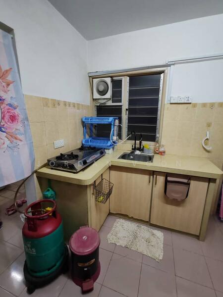 Flat for Rent at Pinang Court - Jordan Voon - Kitchen - PropertyGuru.com.my