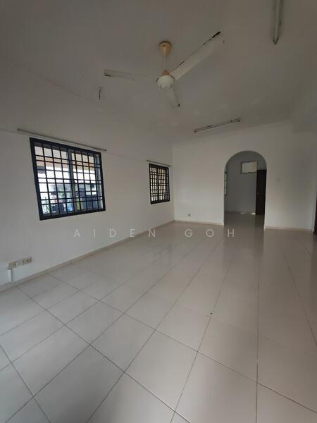 Taman Setia Indah 1 Johor Bahru 2 Storey Terrace End Lot untuk Untuk Disewa - RM 2,100 /bulan, Apr 2026 - Living Room - PropertyGuru.com.my