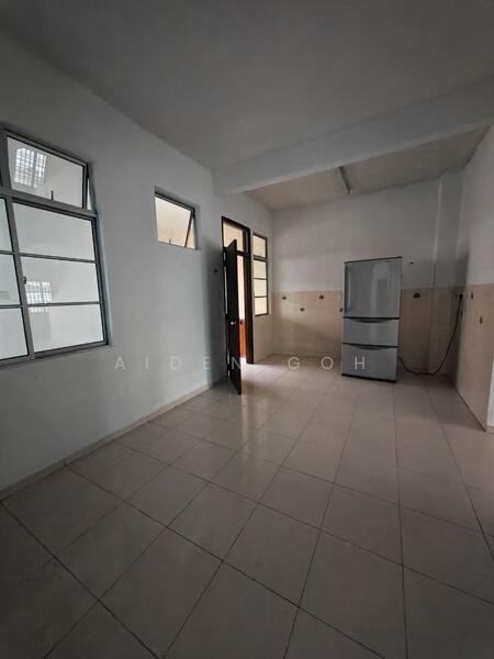 Taman Setia Indah 1 Johor Bahru 2 Storey Terrace End Lot untuk Untuk Disewa - RM 2,100 /bulan, Apr 2026 - Kitchen - PropertyGuru.com.my