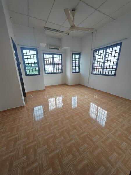 Taman Setia Indah 1 Johor Bahru 2 Storey Terrace End Lot untuk Untuk Disewa - RM 2,100 /bulan, Apr 2026 - Interior - PropertyGuru.com.my
