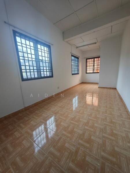 Taman Setia Indah 5 Johor Bahru 2.5 Storey Terrace untuk Untuk Disewa - RM 2,100 /bulan, Feb 2026 - Interior - PropertyGuru.com.my