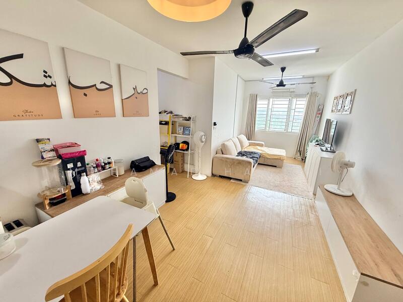Apartment for Sale at De Cemara apartment setia alam - Mohamad Hanafi - Living Room - PropertyGuru.com.my