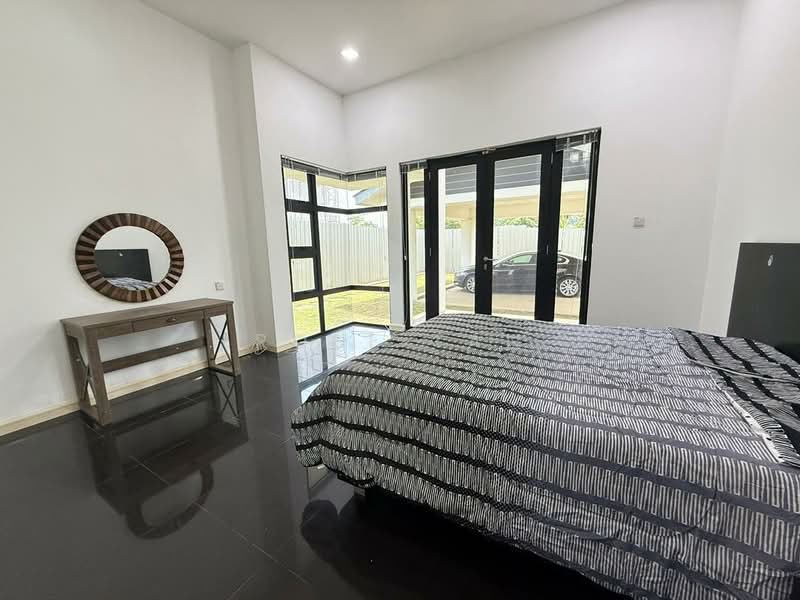 Bungalow for Sale in Perdana Lakeview East (Cyberjaya) - Rose Tan - Bedroom - PropertyGuru.com.my