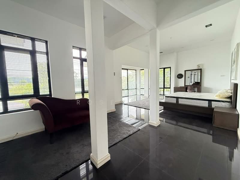 Bungalow for Sale in Perdana Lakeview East (Cyberjaya) - Rose Tan - Bedroom - PropertyGuru.com.my