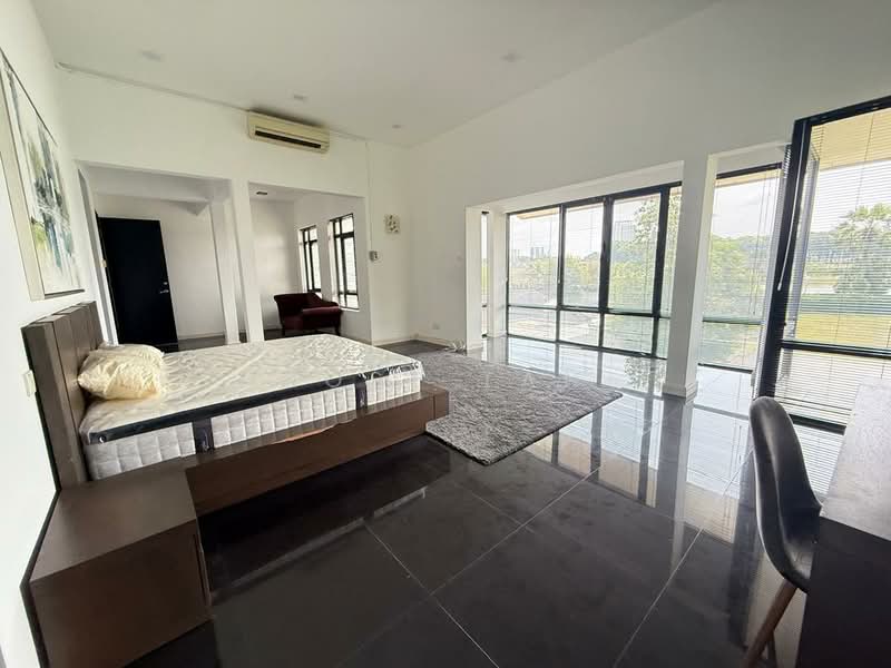 Bungalow for Sale in Perdana Lakeview East (Cyberjaya) - Rose Tan - Bedroom - PropertyGuru.com.my