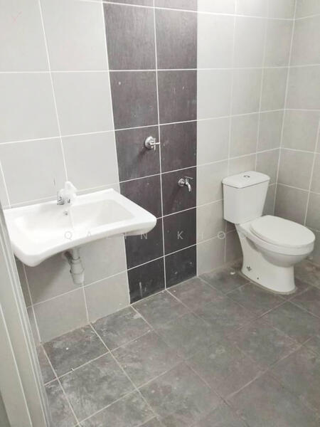 Shop for Rent in Bandar Meru Raya (Ipoh) - Qazin Khoo - Bathroom - PropertyGuru.com.my