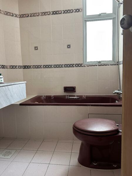 Condominium for Sale at Ocean Palms Condominium - NS Han - Bathroom - PropertyGuru.com.my
