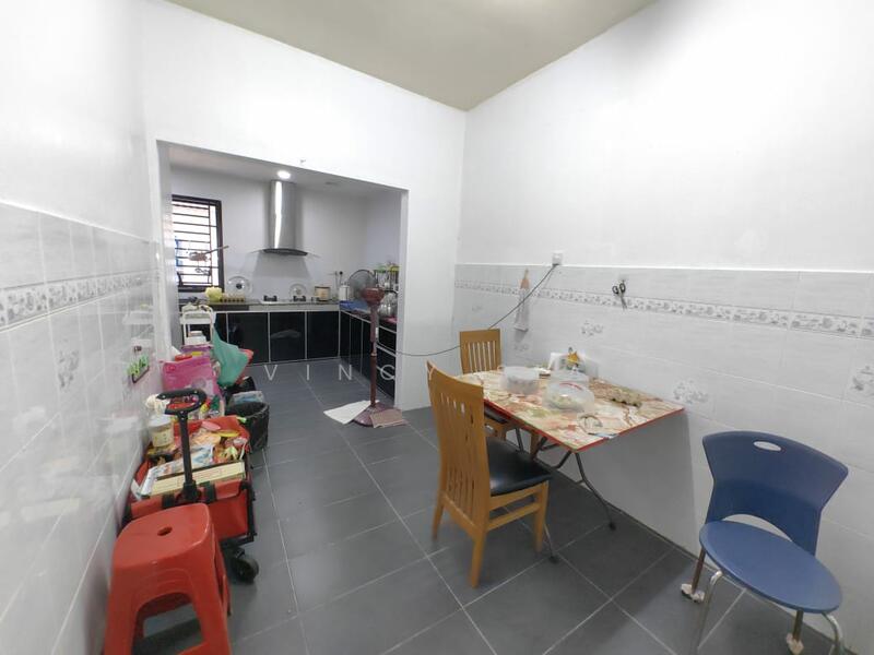 2-storey Terraced House for Sale in Bandar Putra (Kulai) - Vincy Sia - Kitchen - PropertyGuru.com.my