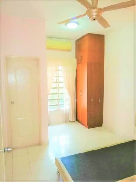 2-storey Terraced House for Sale in Bandar Putra Permai (Seri Kembangan) - Brandon Yee - Bedroom - PropertyGuru.com.my