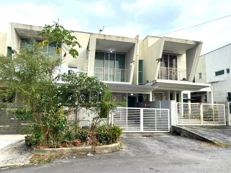 2-storey Terraced House for Sale in Bandar Putra Permai (Seri Kembangan) - Brandon Yee - Exterior - PropertyGuru.com.my