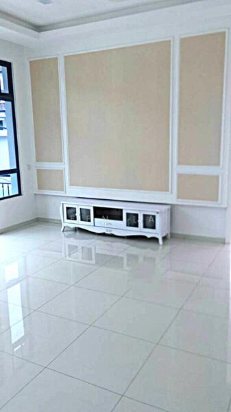 Cluster House for Sale in Eco Botanic (Iskandar Puteri (Nusajaya)) - Leen Lai - Living Room - PropertyGuru.com.my