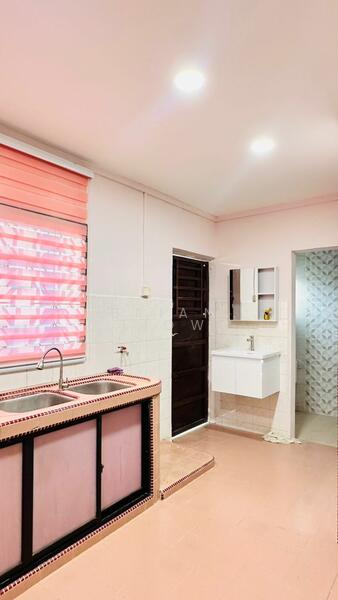 Taman Universiti untuk Untuk Dijual - RM 410,000, Feb 2026 - Kitchen - PropertyGuru.com.my