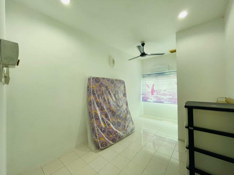 Double Storey Terrace Taman Kurnia Batu Pahat untuk Untuk Dijual - RM 550,000, Feb 2026 - Bedroom - PropertyGuru.com.my