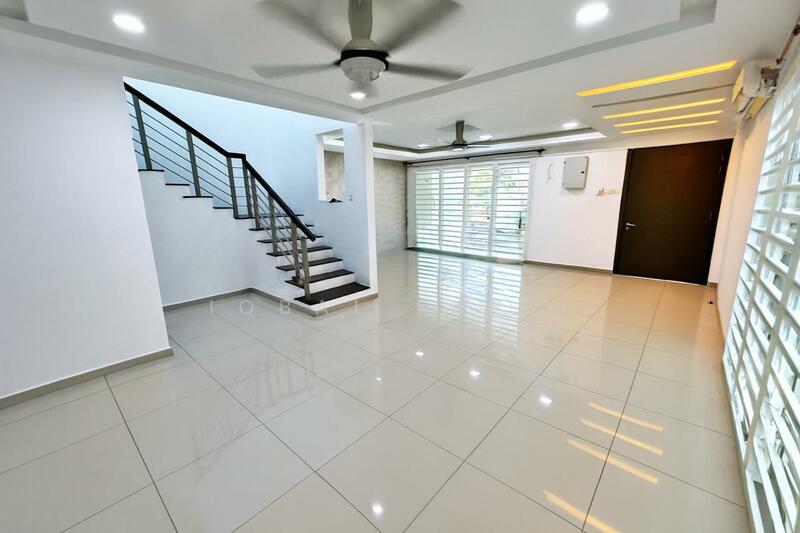2-storey Terraced House for Sale in Taman TTDI Grove (Kajang) - Iqbal Rafei - Living Room - PropertyGuru.com.my