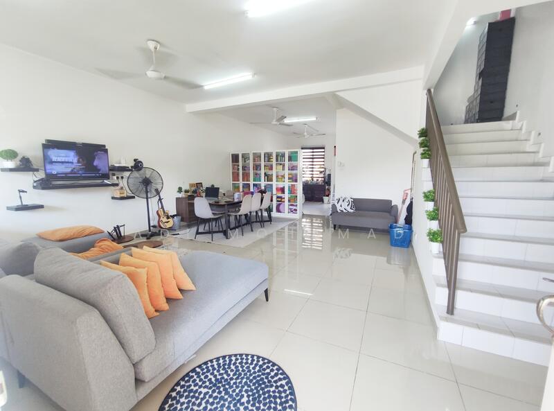 2-storey Terraced House for Sale in Saujana Rawang (Rawang) - Adi Mohamad - Living Room - PropertyGuru.com.my