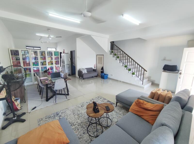 2-storey Terraced House for Sale in Saujana Rawang (Rawang) - Adi Mohamad - Living Room - PropertyGuru.com.my