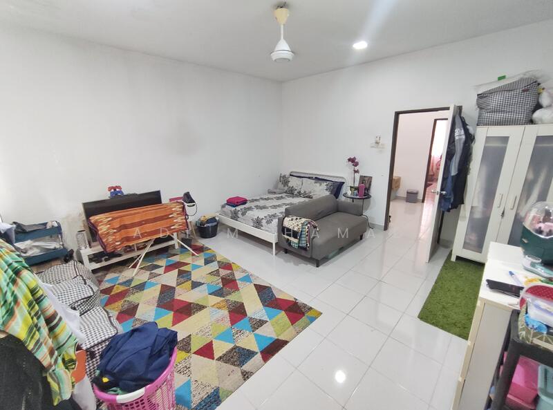 2-storey Terraced House for Sale in Saujana Rawang (Rawang) - Adi Mohamad - Bedroom - PropertyGuru.com.my