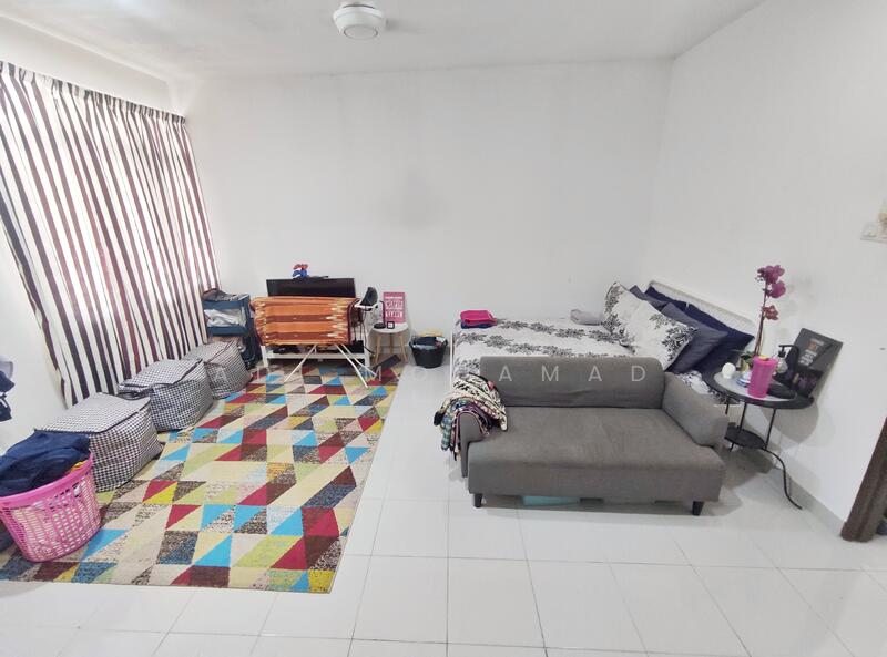 2-storey Terraced House for Sale in Saujana Rawang (Rawang) - Adi Mohamad - Bedroom - PropertyGuru.com.my