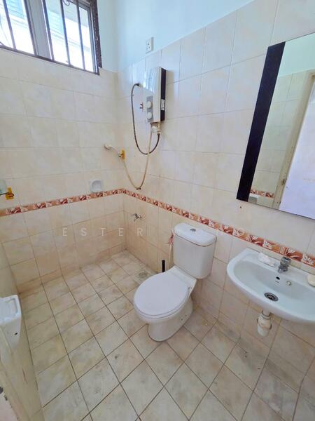 2-storey Terraced House for Sale in Austin Perdana (Tebrau) - Ester Wong - Bathroom - PropertyGuru.com.my