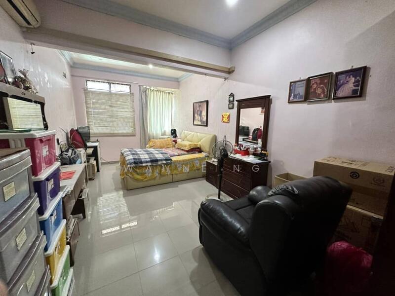 2-storey Terraced House for Sale in Taman Pelangi (Johor Bahru) - Wayne Ng - Bedroom - PropertyGuru.com.my
