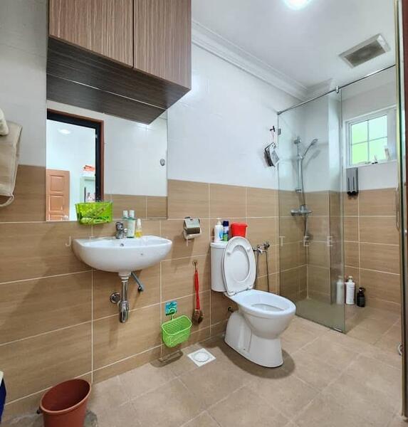 3-storey Terraced House for Sale in Laman Rimbunan (Kepong) - Jennifer Tee - Bathroom - PropertyGuru.com.my