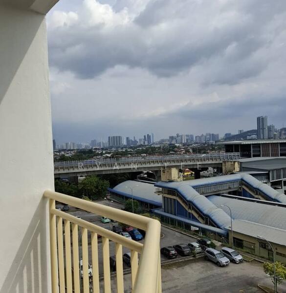 Kepong Sentral Condominium untuk Untuk Disewa - RM 1,400 /bulan, Feb 2026 - Balcony - PropertyGuru.com.my