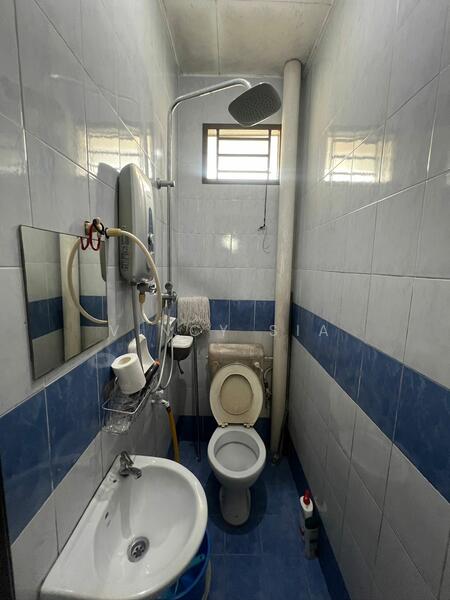 2-storey Terraced House for Sale in Taman Bestari Indah (Ulu Tiram) - Vincy Sia - Bathroom - PropertyGuru.com.my