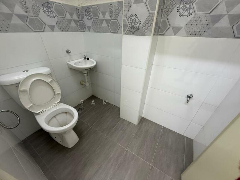 1-storey Terraced House for Rent in Tampoi (Johor) - Sam Goh - Bathroom - PropertyGuru.com.my