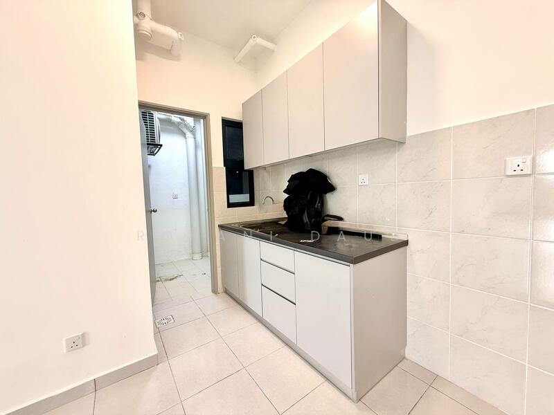 Residensi Emas untuk Untuk Disewa - RM 1,400 /bulan, Feb 2026 - Kitchen - PropertyGuru.com.my