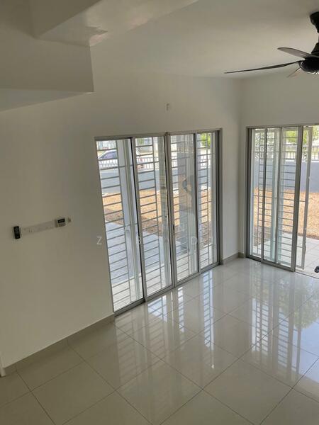 Ariza @ Elmina Gardens untuk Untuk Dijual - RM 1,190,000, Feb 2026 - Living Room - PropertyGuru.com.my