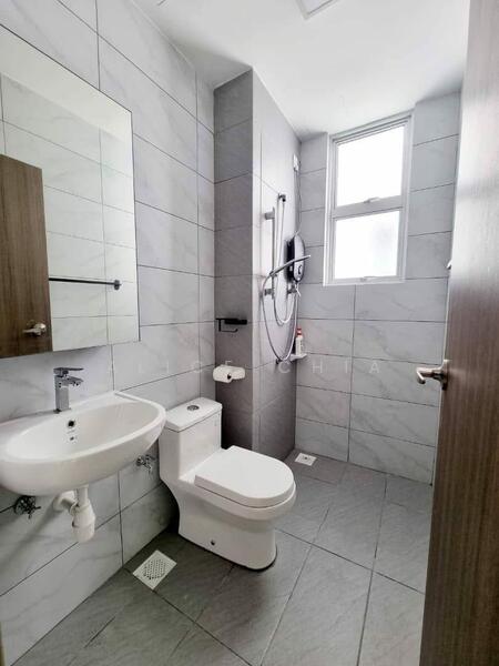 SKS Habitat untuk Untuk Disewa - RM 2,200 /bulan, Feb 2026 - Bathroom - PropertyGuru.com.my