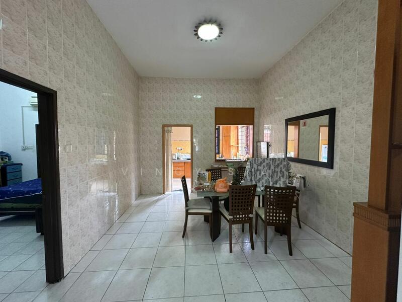 2-storey Terraced House for Sale in Taman Pelangi Indah (Ulu Tiram) - Vincy Sia - Dining Room - PropertyGuru.com.my